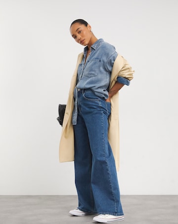 Mid Wash 00s Wide Leg Jean