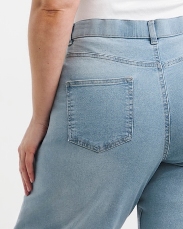 Light Wash 24/7 Stretch Wide Leg Jeans