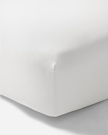 Non Iron Plain Dye 30cm Fitted Sheet