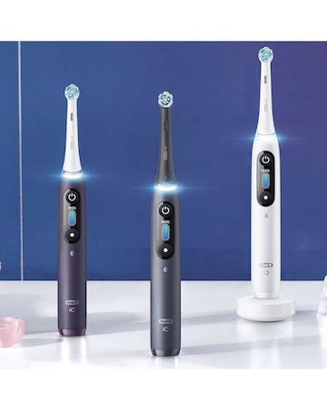 Oral-B iO8 Violet Electric Toothbrush with Travel Case