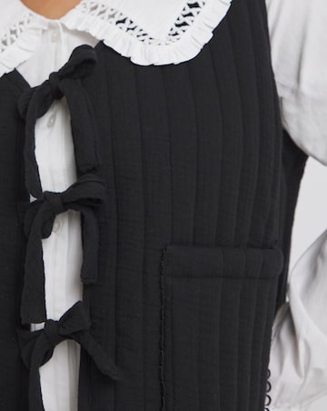 Black Tie Front Quilted Gilet