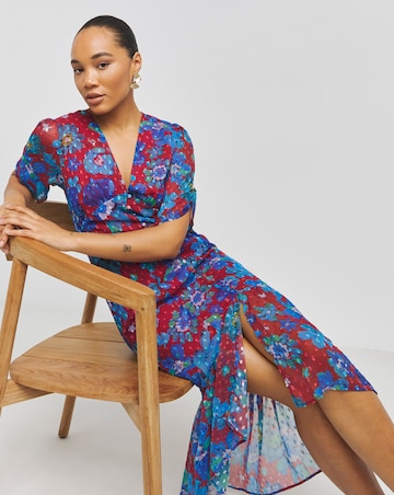 Hope & Ivy Digital Rose Vee Neck Midi Dress
