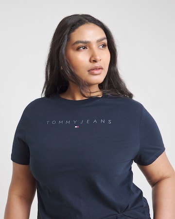 Tommy Jeans Slim Essential Logo Tee