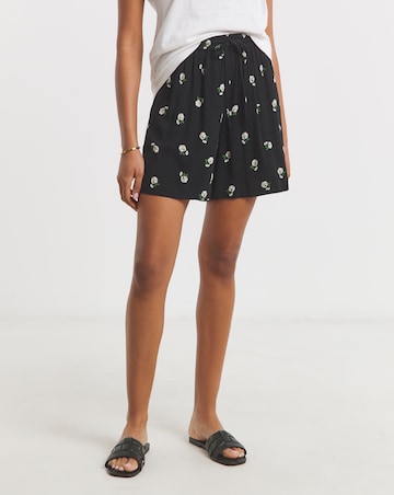 Black Daisy Print Tie Waist Crinkle Shorts