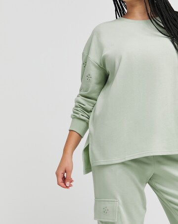 Sweatshirt and Jogger Broderie Lounge Set