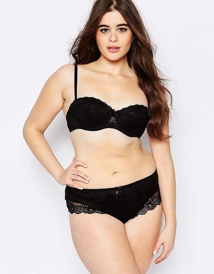 Barbie Ferriera wearing a black underwear