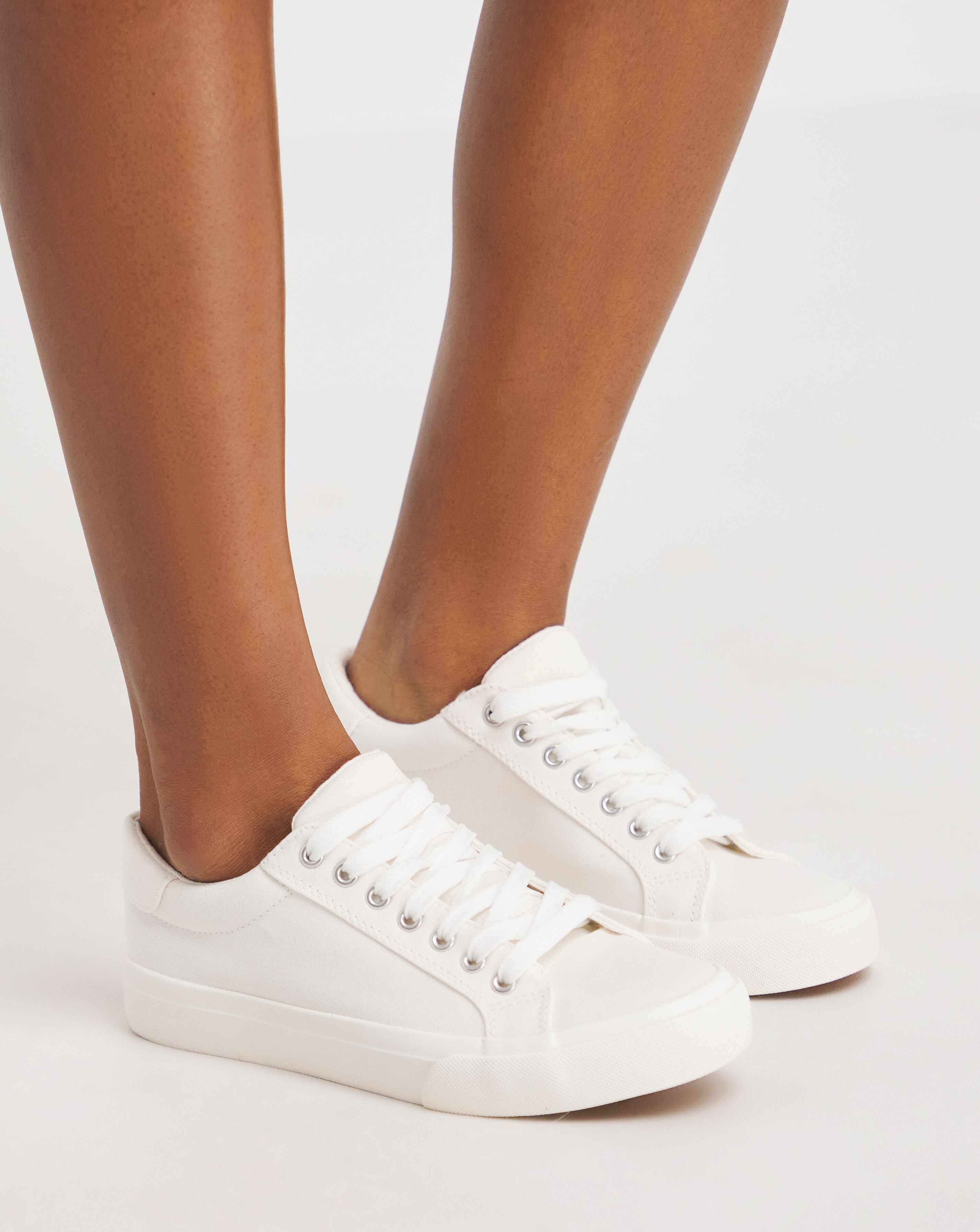 Busselton Lace Up Leisure Pumps - Standard Fit (D)