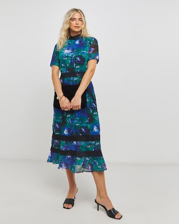 Hope & Ivy Lace Detail Midi Dress