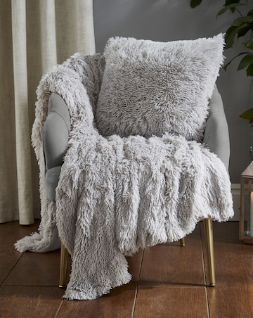 Catherine Lansfield Shaggy Fleece Cushion