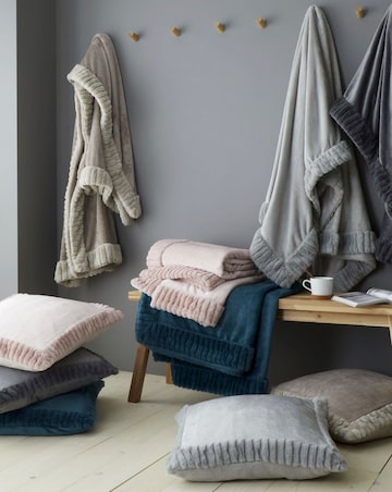 Catherine Lansfield Velvet Faux Fur Cosy Cushion