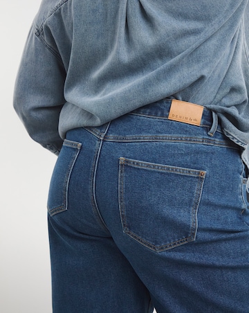 Mid Wash 00s Wide Leg Jean