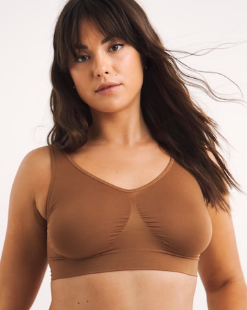 Smoothing Seamless Comfort Top Fits Up To D - Nude 3