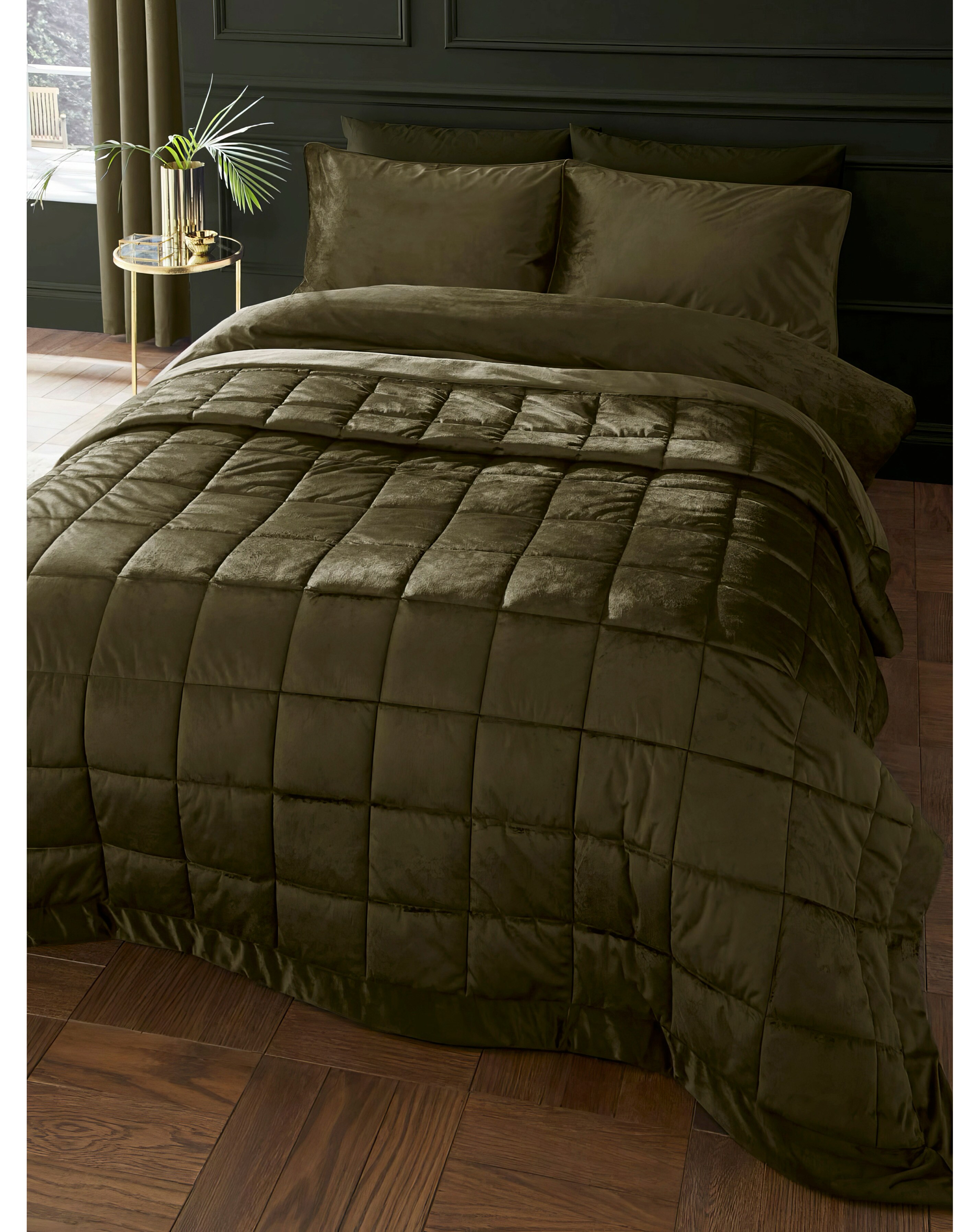 Catherine Lansfield Kingsley Matte Velvet Bedspread