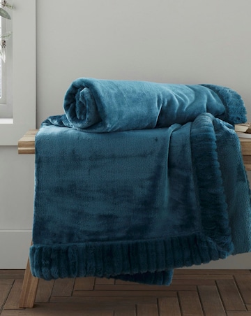 Catherine Lansfield Velvet Faux Fur Cosy Throw