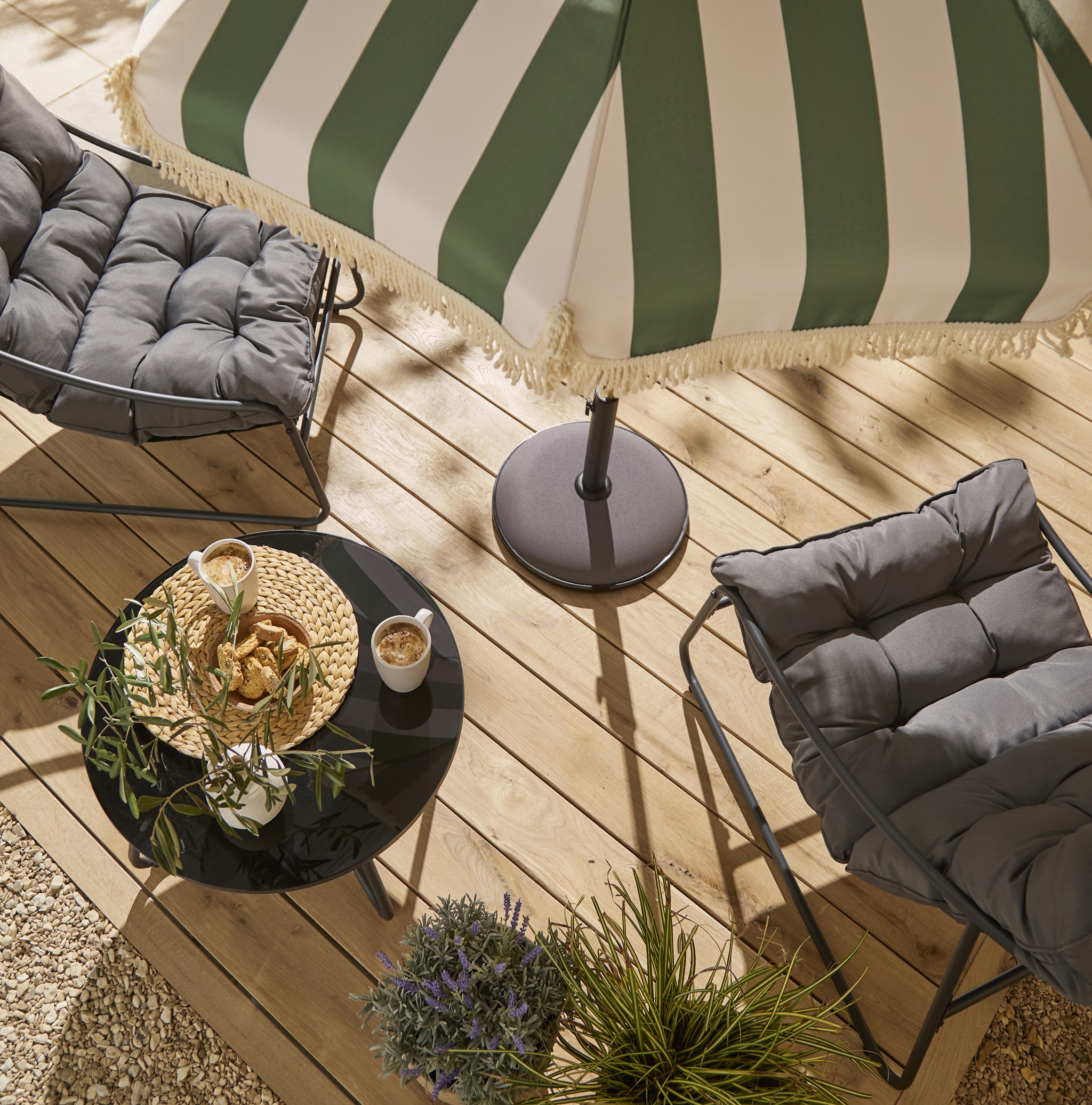 JD Williams garden set, umbrella and garden seating