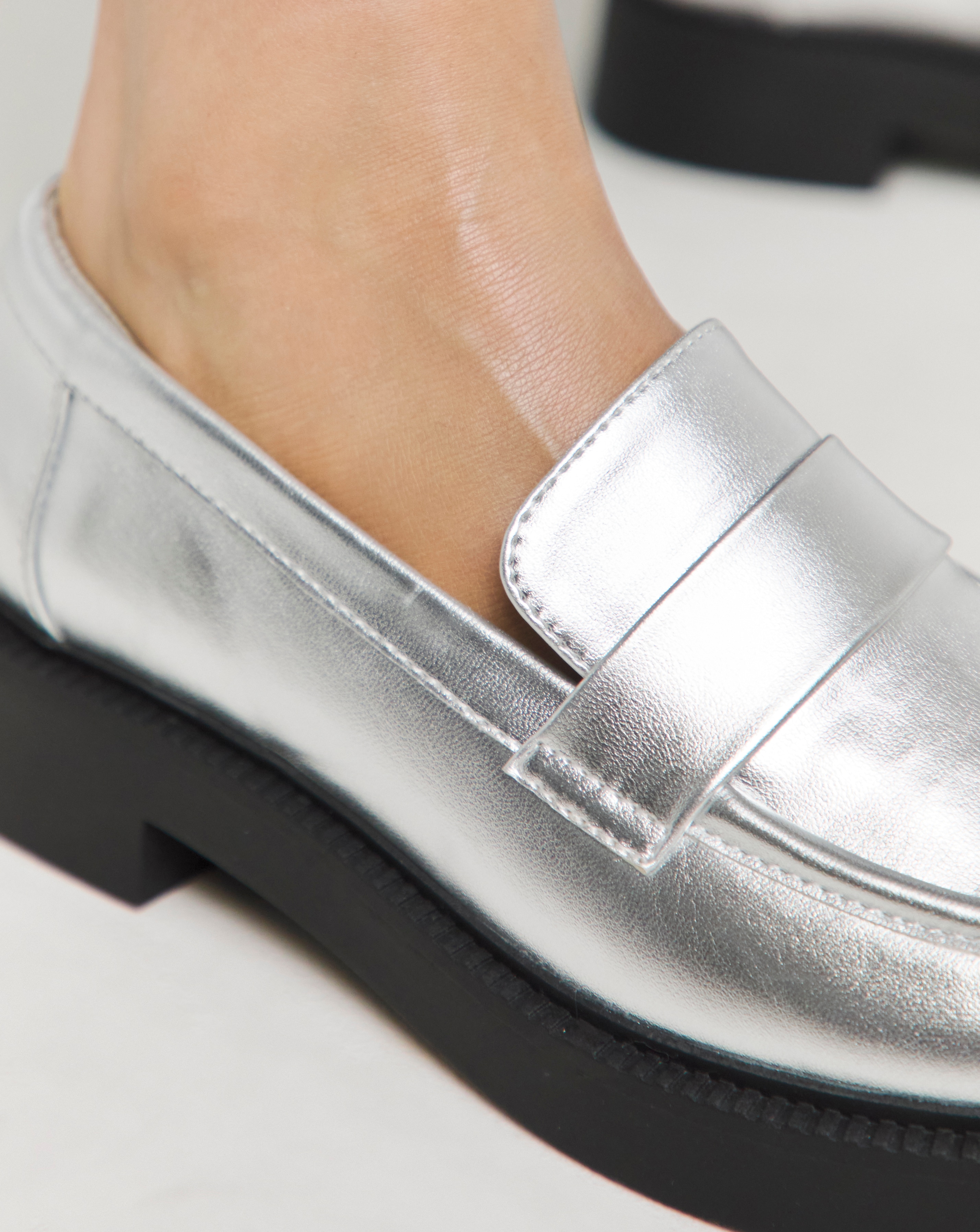 FTWフィオーラ Vienna Simple Chunky Loafers - Extra Wide Fit (EEE) | Simply Be