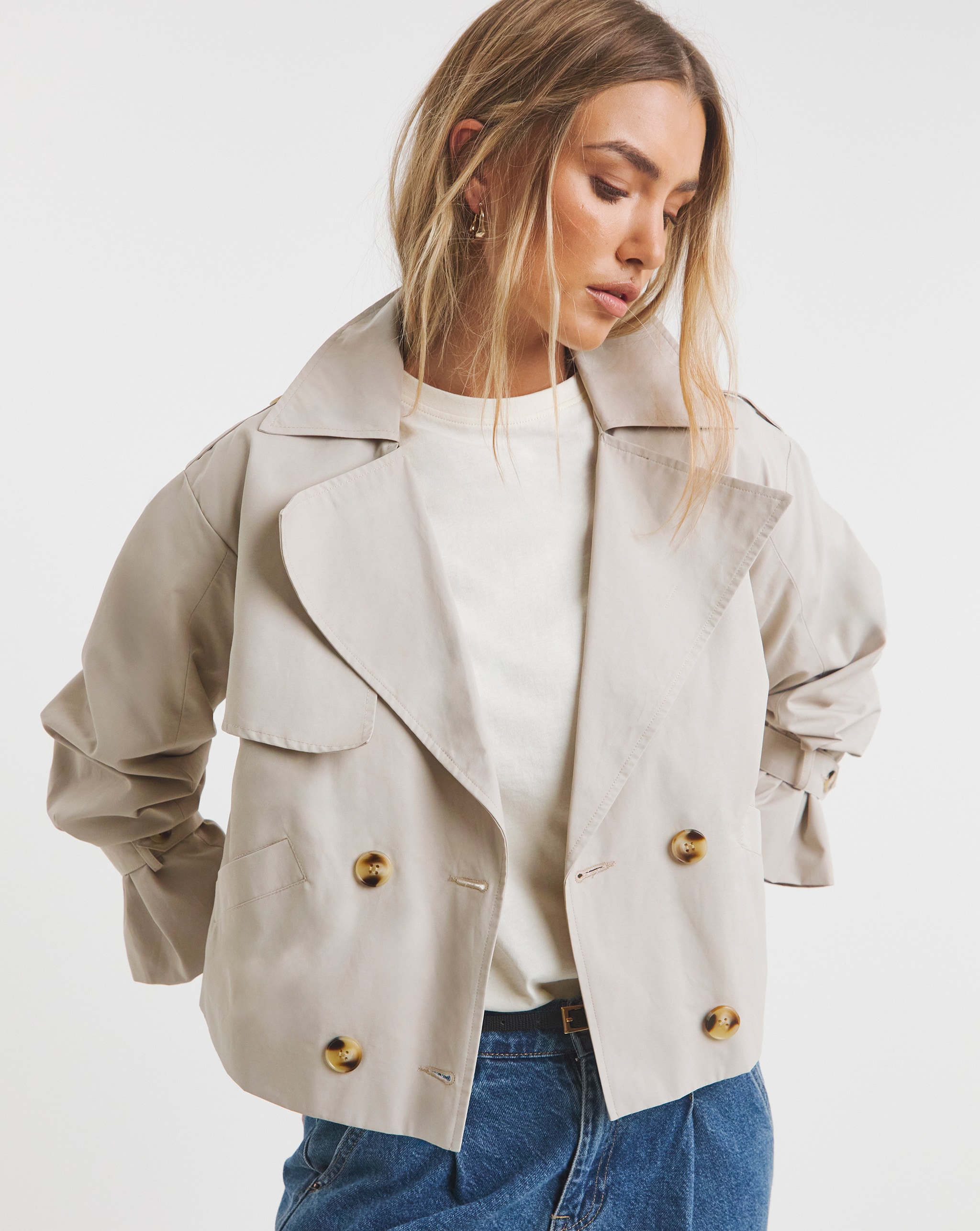 Cropped mac in beige