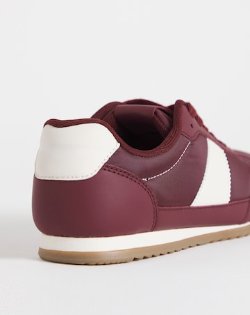 Storm Classic Retro Trainer - Wide Fit (E)