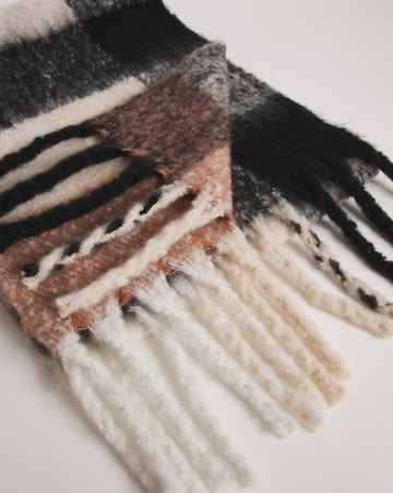 Check Scarf
