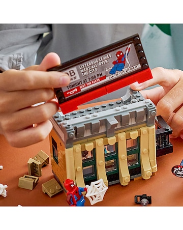 LEGO Marvel Spider-Man vs. Mysterio: The Daily Bugle 76342