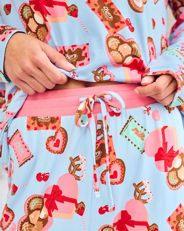 Chelsea Peers Classic Crew Neck Pyjama Set Chocolate Box Print