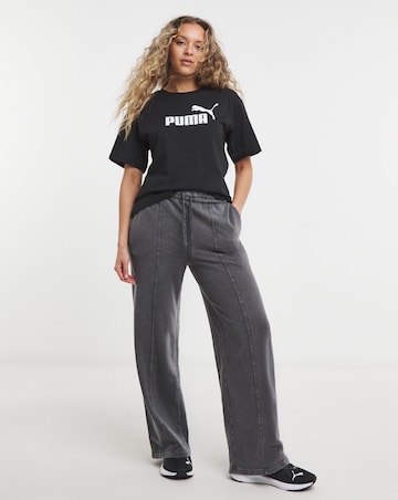 PUMA Essentials No.1 Logo Relaxed T-Shirt