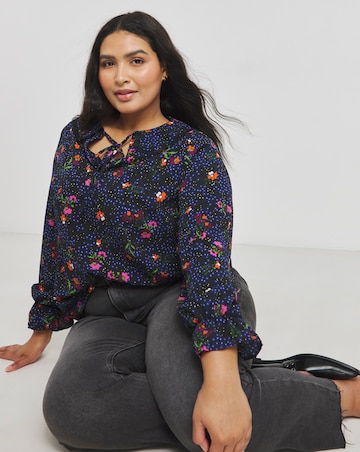Lace Trim Collar Blouse