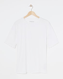 White Daisy Trim Crew Neck Tee