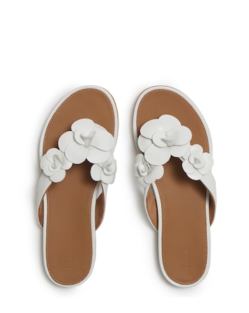 FitFlop White Gracie Flower Leather Flip-Flops - Standard Fit (D)