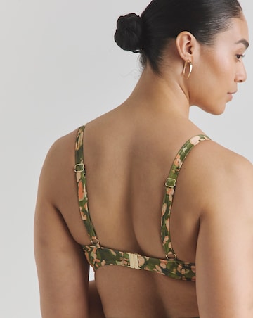 MAGISCULPT Twist Front Plunge Bikini Top