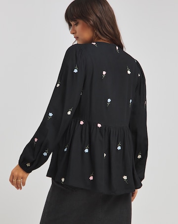 Embroidered V Neck Floral Long Sleeve Blouse