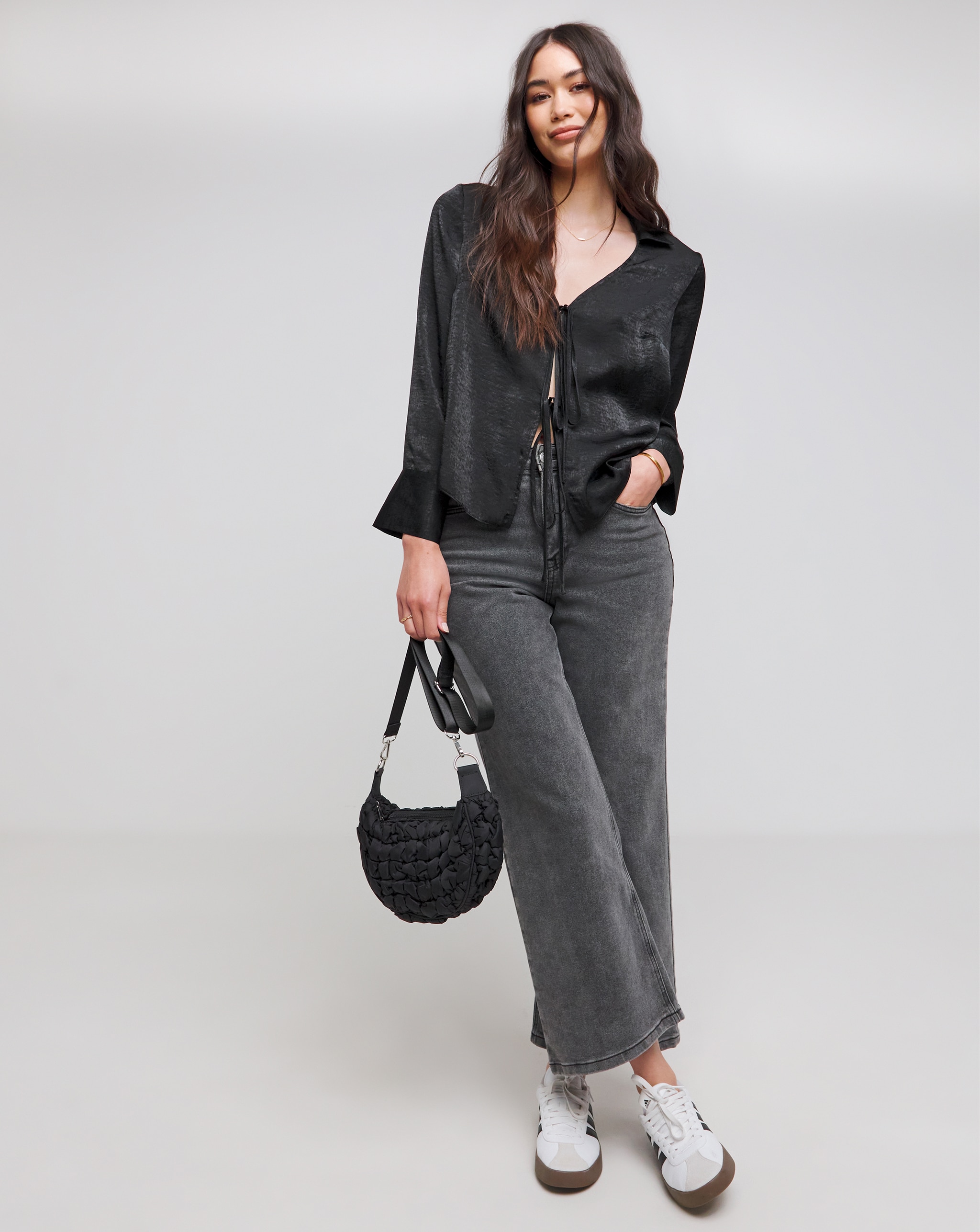 Cropped jeans in washed black