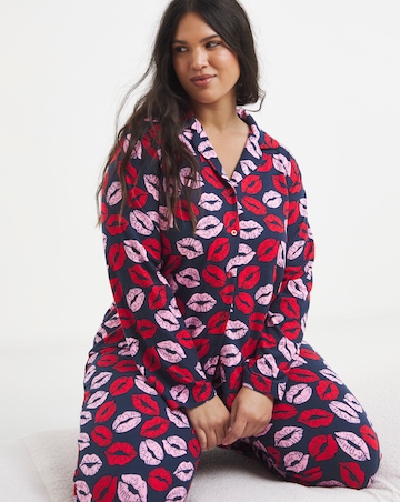 Pretty Secrets Soft Knit Lip Print Revere Pyjama Set