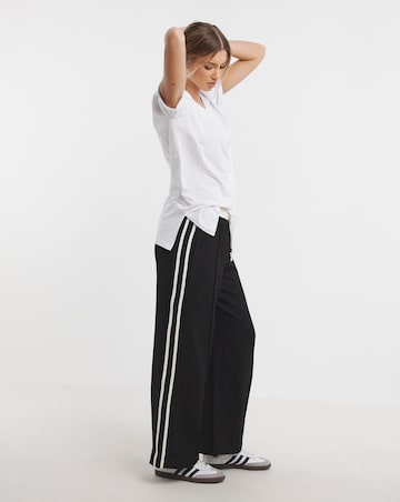 Black and White 2 Pack V Neck Longline T-Shirts