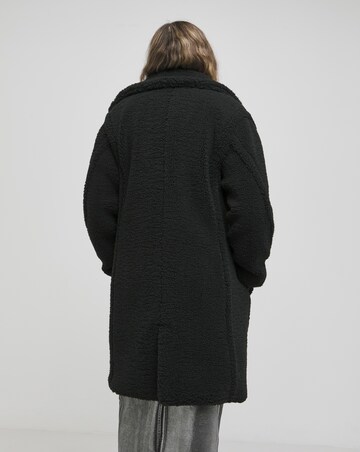 Black Raised Seam Detail Short Teddy Coat