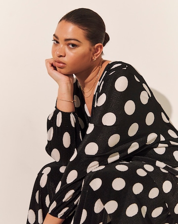 Spot Print Tiered Plisse Maxi Dress