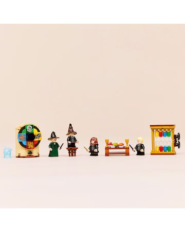 LEGO Harry Potter Hogwarts Castle: Sorting Hat Ceremony 76460