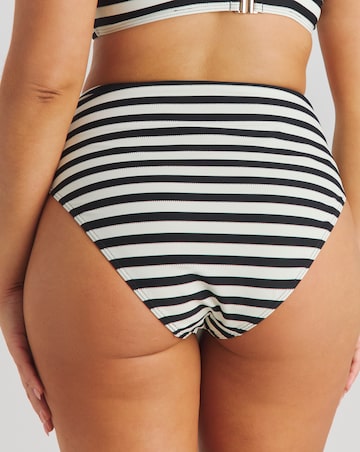 MAGISCULPT Firm Control Lose Up To An Inch Bikini Brief
