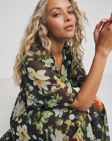 Hope & Ivy The Lizette Floral Wrap Maxi Dress