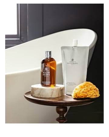Molton Brown Re- Molton charge Black Pepper Bath & Shower Gel 300ML