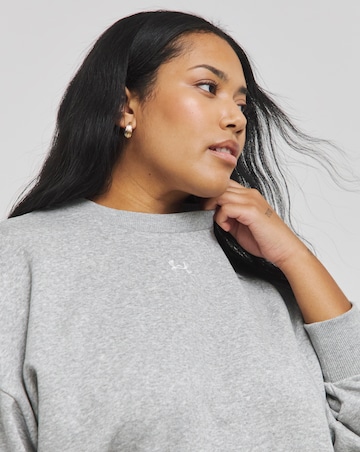 Under Armour Rival Fleece Oversized Crew Neck Sweatshirt