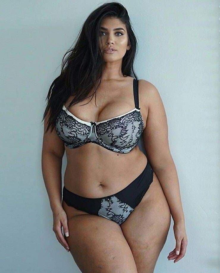 La Tecia Thomas in black underwear