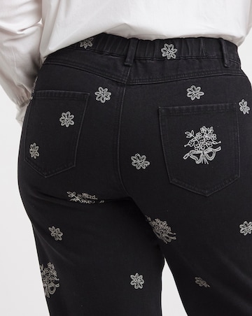 Embroidered Barrel Leg Jeans