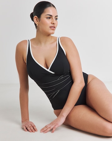 MAGISCULPT Flatter Me Swimsuit