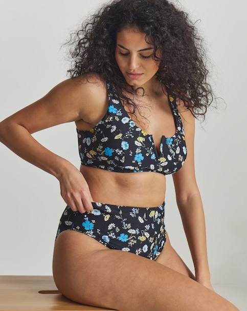 MAGISCULPT Medium Control High Leg Bikini Bottoms