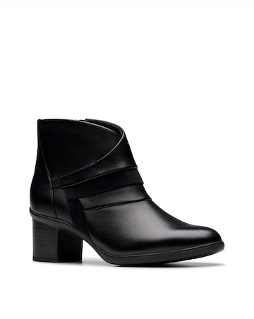 Clarks Shaya Sky Leather Boot Wide Fit