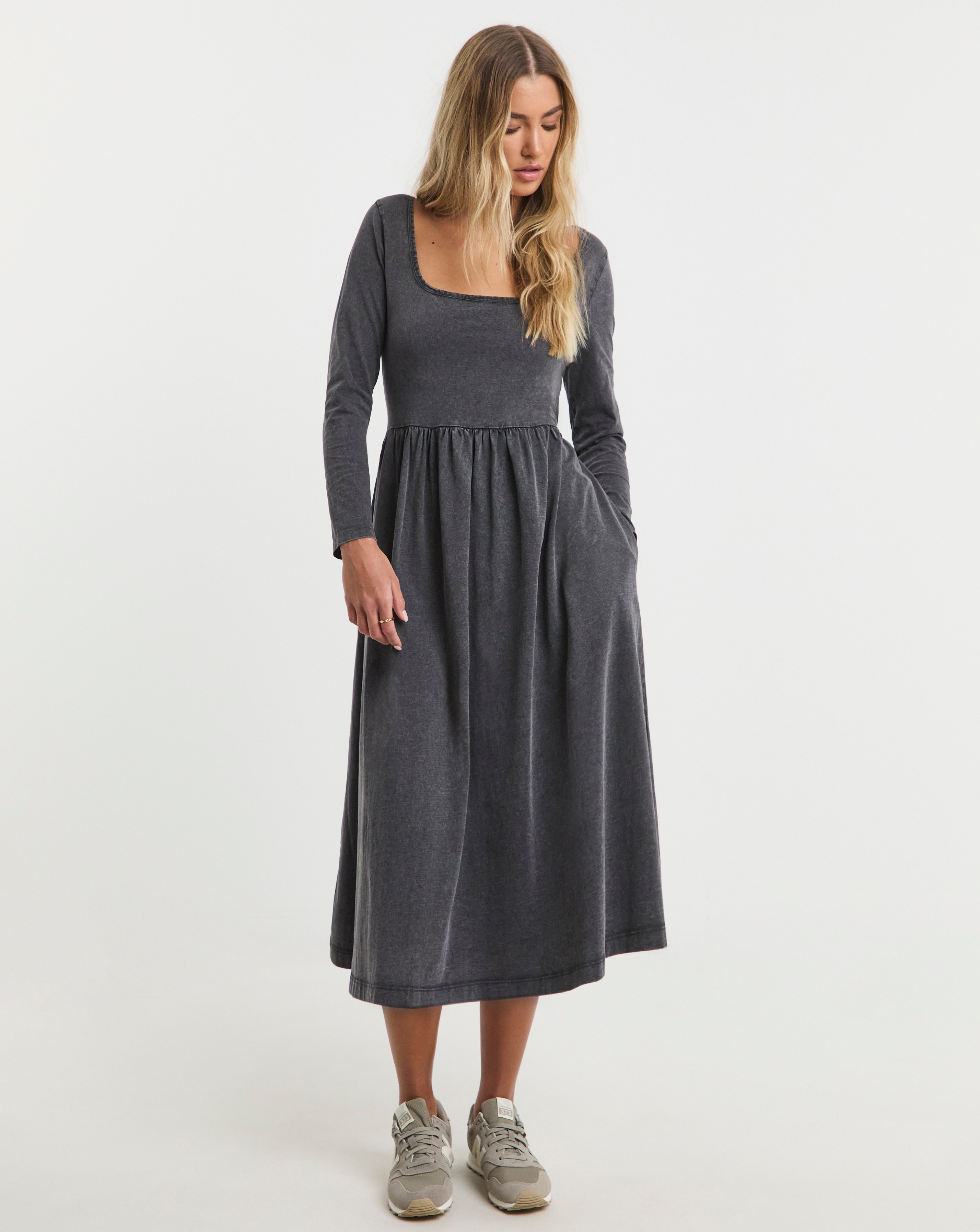 Acid Wash Jersey Scoop Neck Midi Dress With Pockets