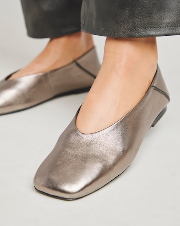 Primrose Soft Leather High Cut Ballerina Extra Wide EEE Fit