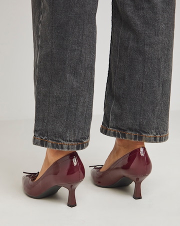 Kiva Lace Front Pointed Toe Court Shoes - Extra Wide Fit (EEE)