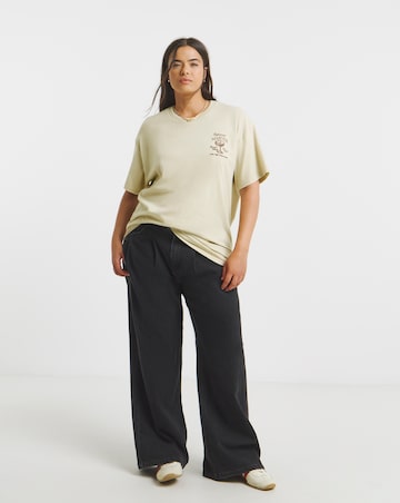 Sand Espresso Martini Embroidery T-Shirt